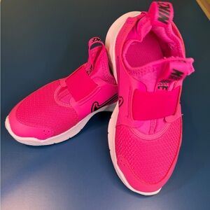 Nike Kids Fuchsia Sneakers in size 11C- GUC